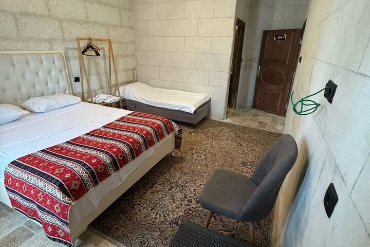 Room 10 of 29
