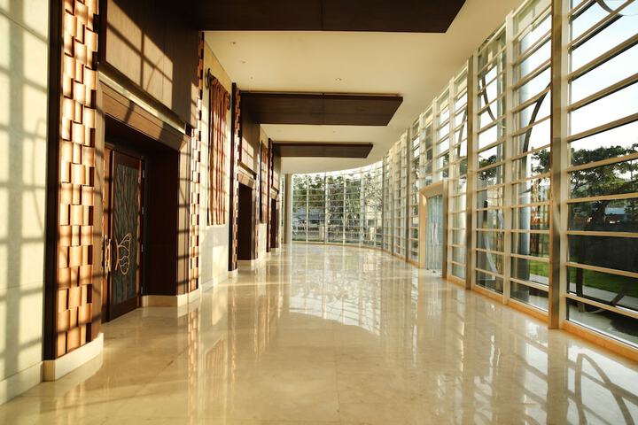 Ballroom/Hall 19 of 23