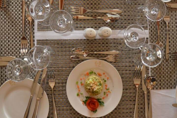 Dining 46 of 78