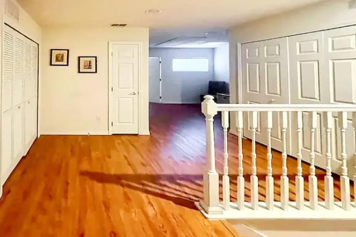 Room 12 of 28