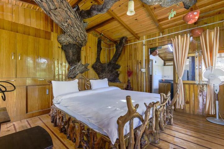 Room 3 of 6