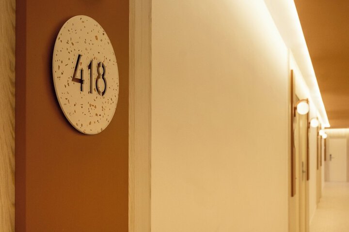 Room 43 of 94