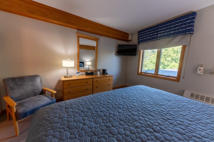 Room 6 of 125