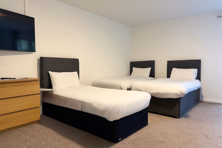 Room 6 of 27