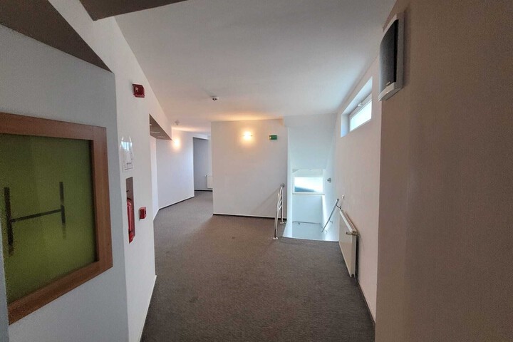 Room 5 of 16