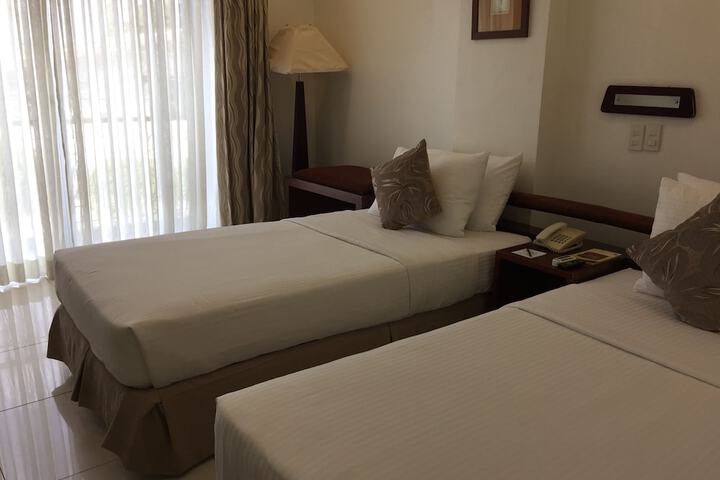Room 10 of 39