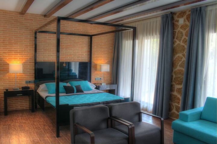 Room 3 of 6