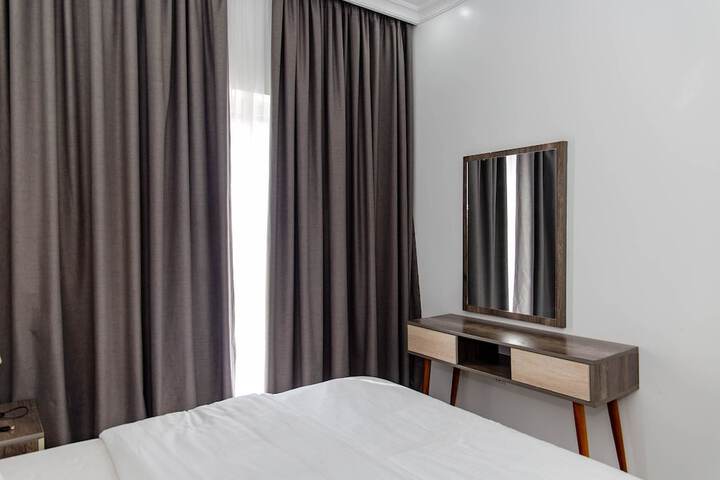 Room 2 of 38