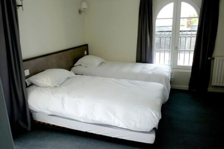Room 3 of 14