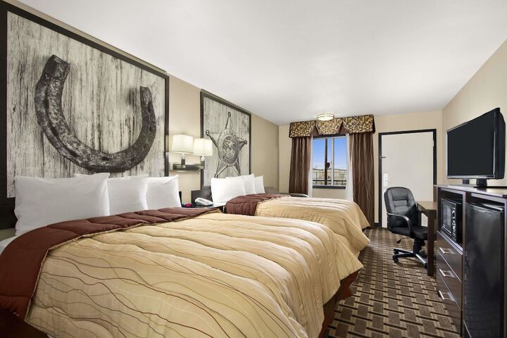 2 Queen Beds (6 of 6)