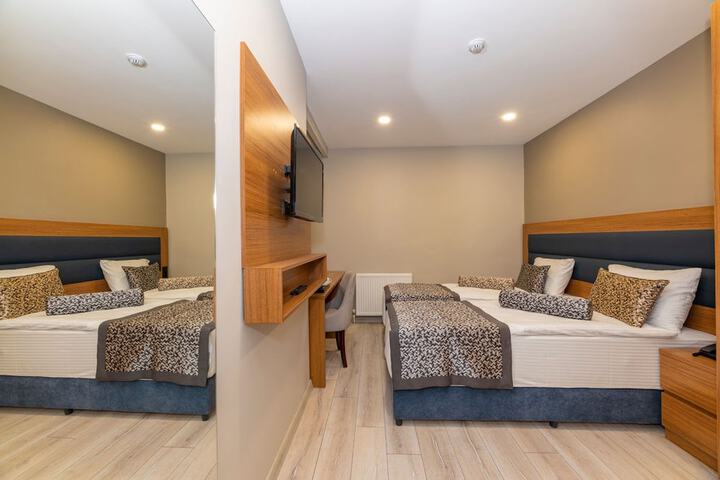 Room 14 of 32
