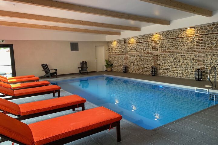 Pools & Facilities