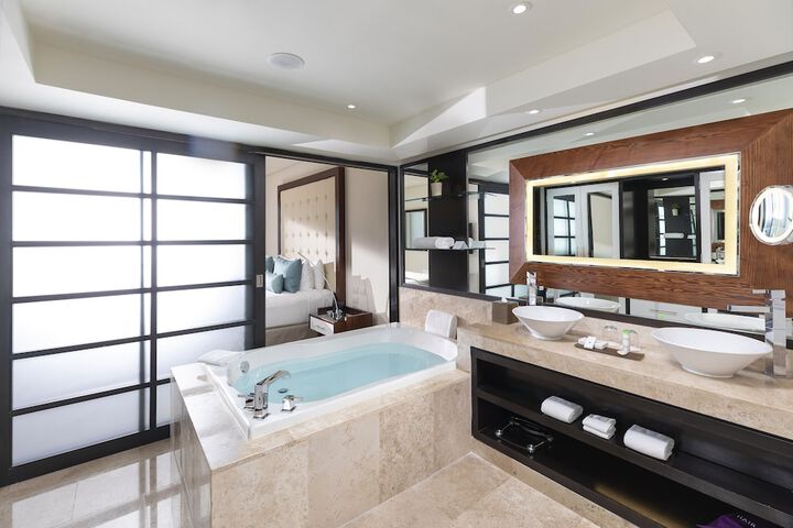 Room 42 of 177