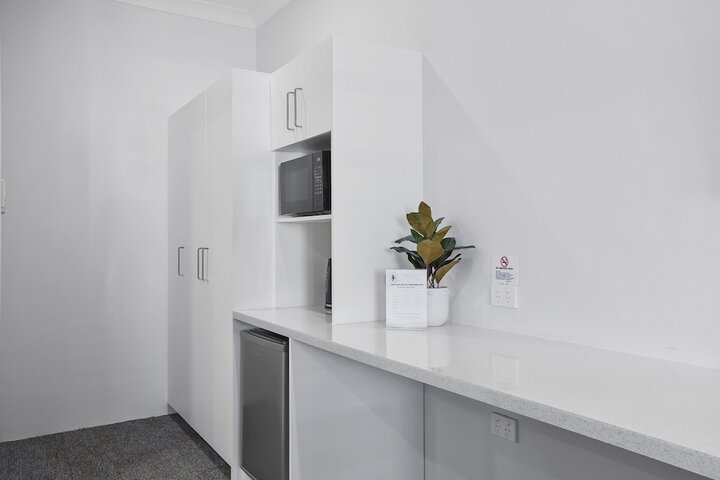 Room 27 of 80