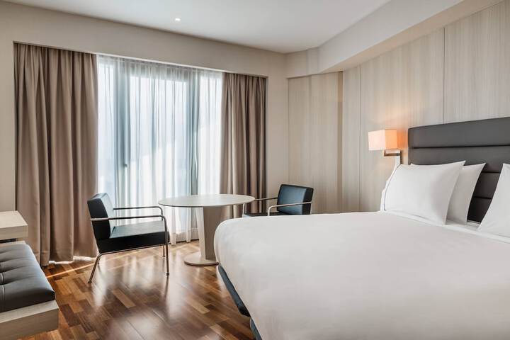 Room 10 of 65
