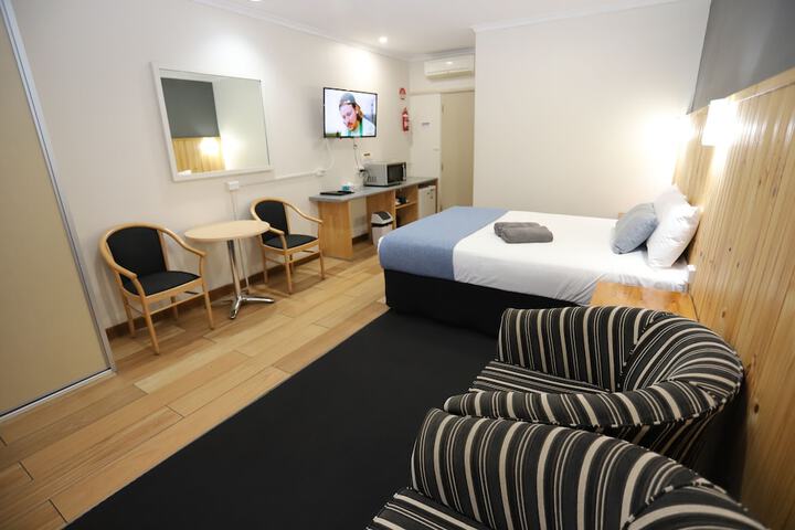 Room 46 of 199