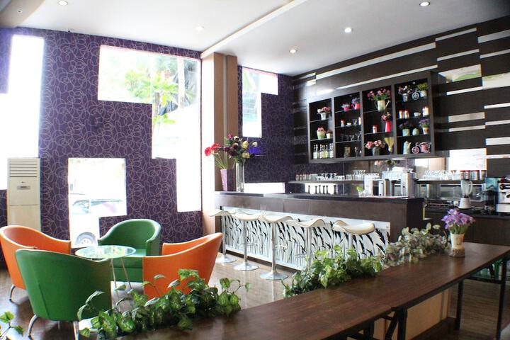 Dining Photos