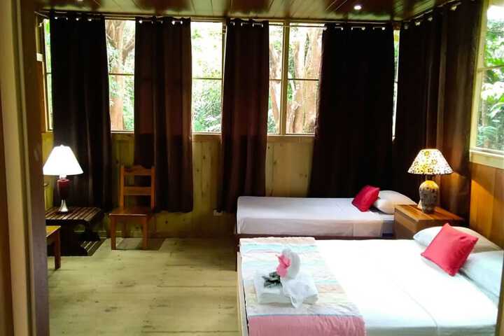 Room 10 of 107