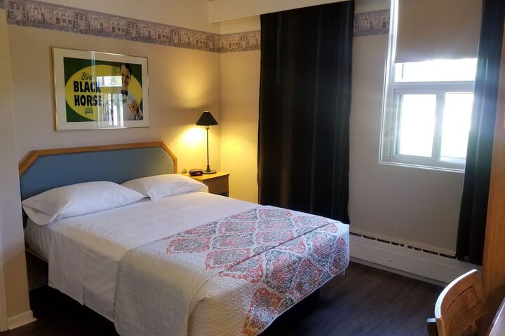 Room 11 of 38