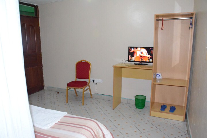 Room 9 of 29
