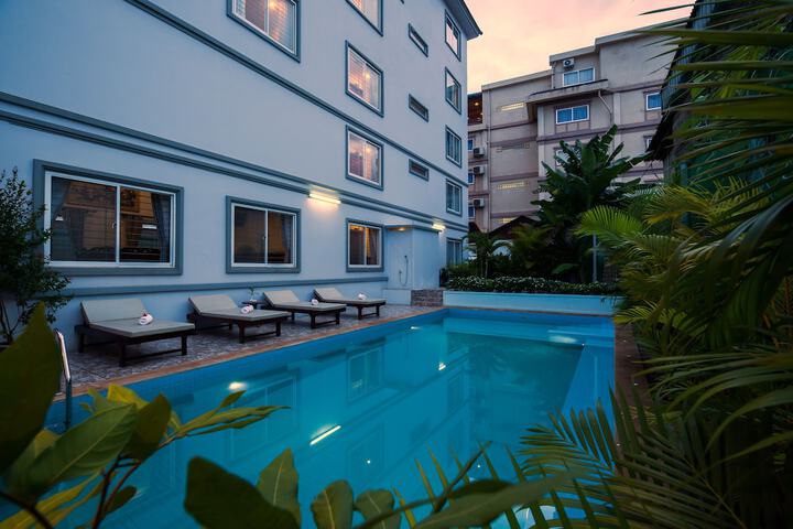 Pool 44 of 67