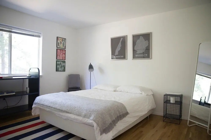 Room 5 of 18