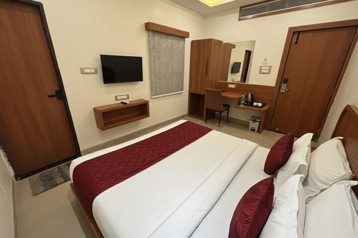 Room 6 of 31