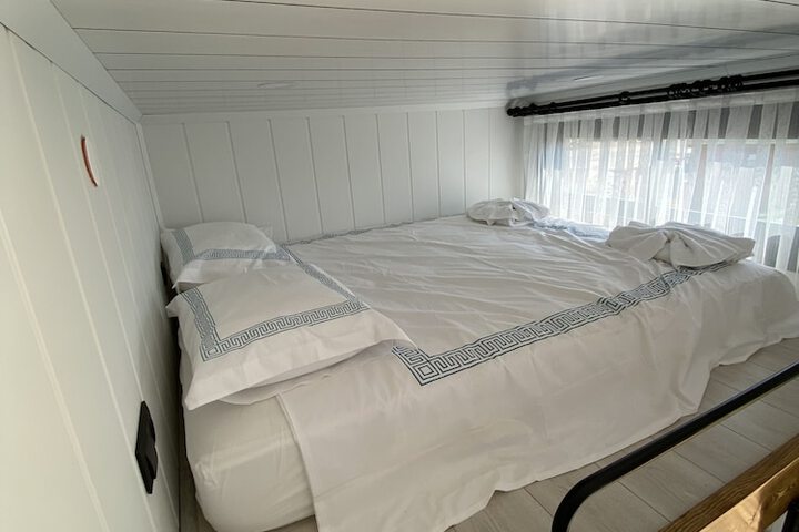 Room 5 of 19