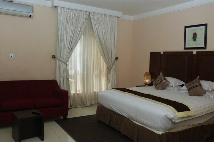 Room 8 of 30