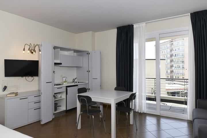 Room 73 of 102