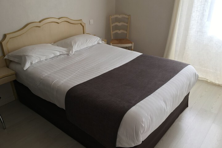 Room 4 of 53