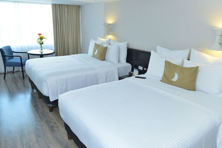 Room 15 of 221