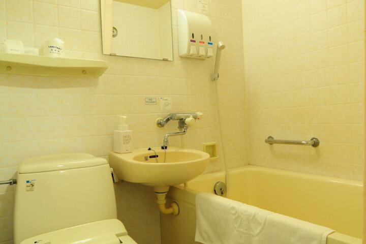 Room 18 of 109