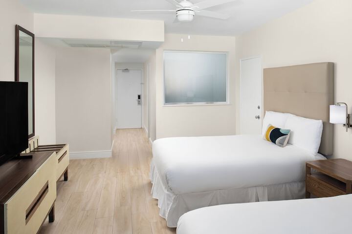Double Accessible King Size Bed (17 of 18)