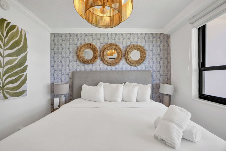 Room 215 of 723