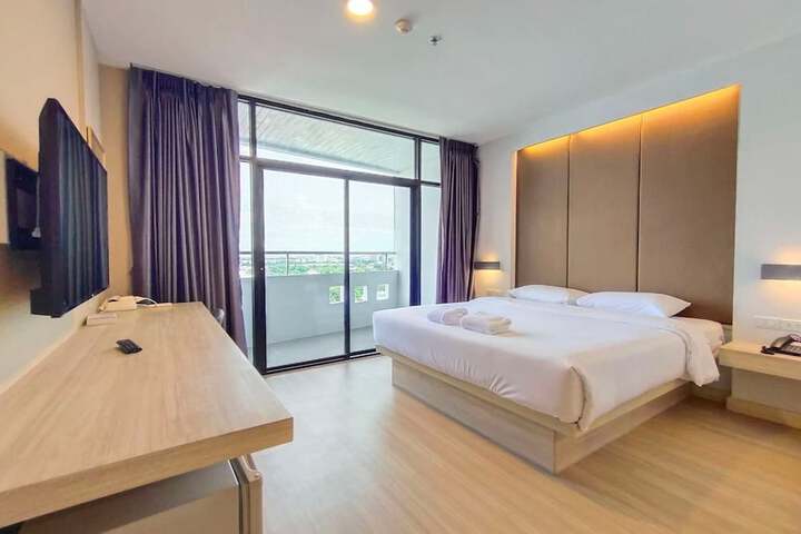 Room 48 of 102