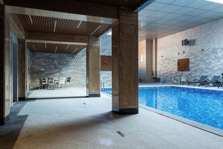 Pool 20 of 41