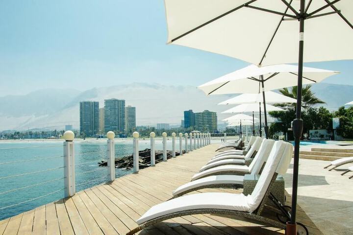 Pool Hotel