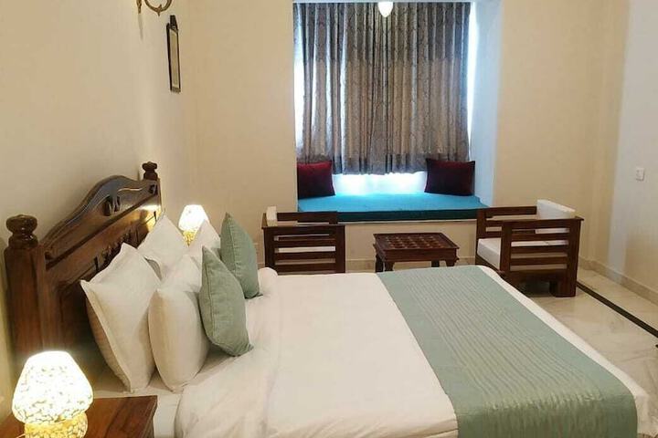Room 13 of 80