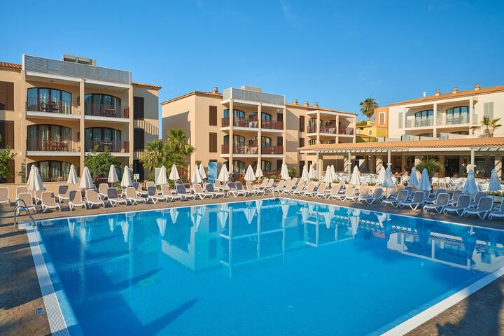 Pools & Facilities