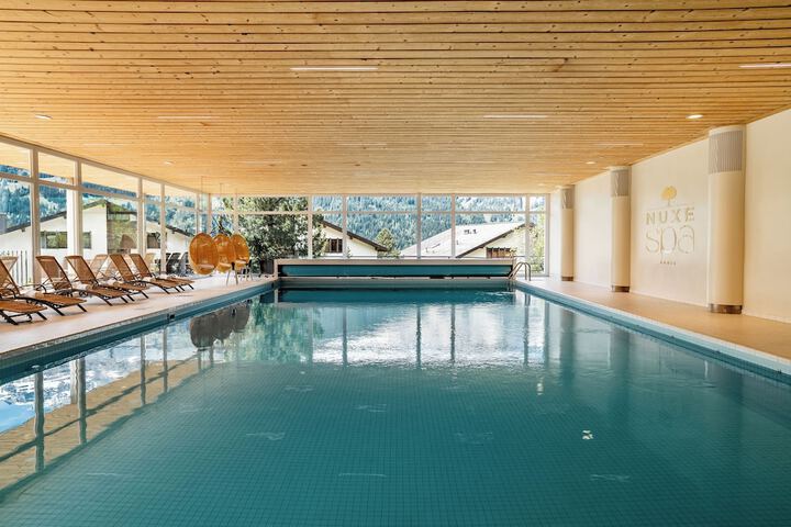 Hotel Pool