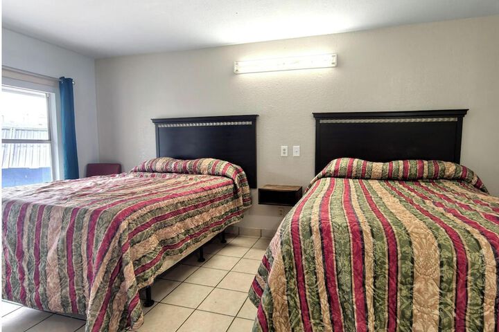 Room 8 of 25