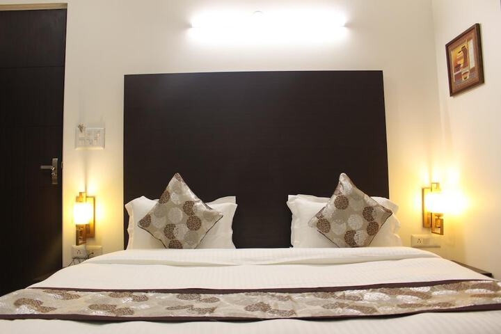 Room 7 of 53