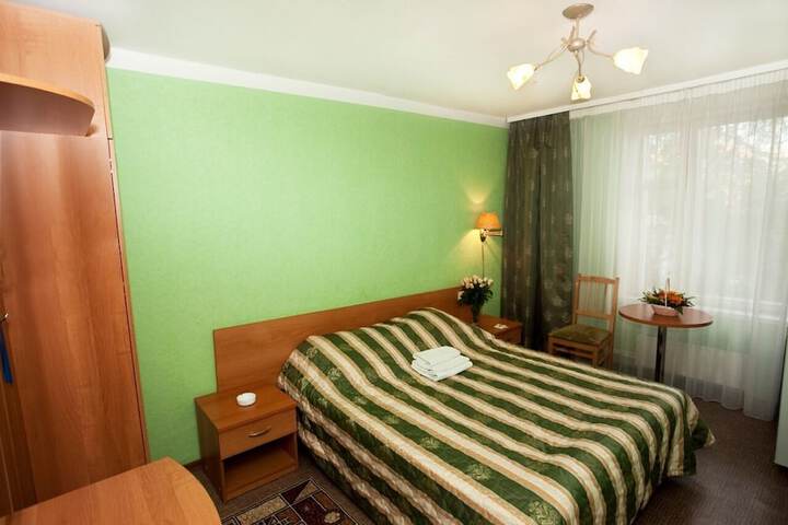 Room 8 of 13