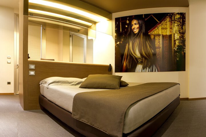 Room 21 of 95