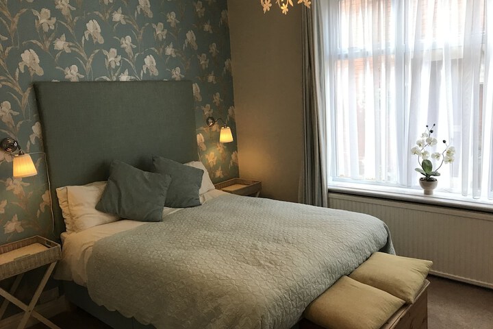 Room 16 of 34