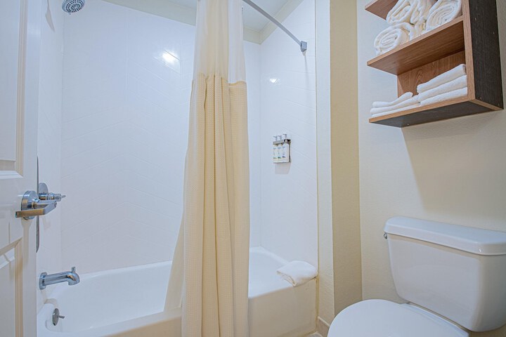 Room 12 of 54