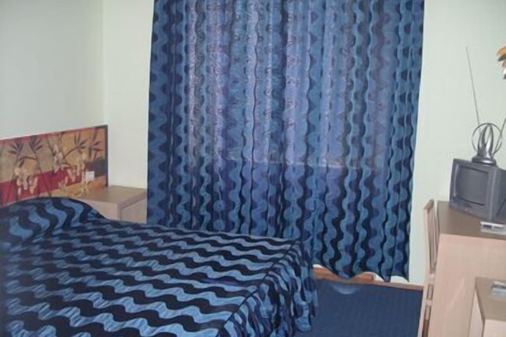 Room 15 of 23