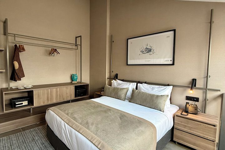 Room 26 of 104