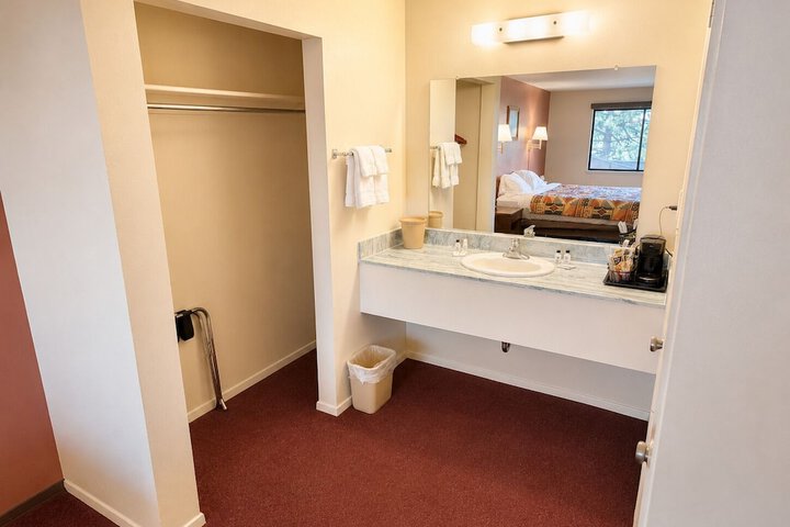 Room 5 of 23